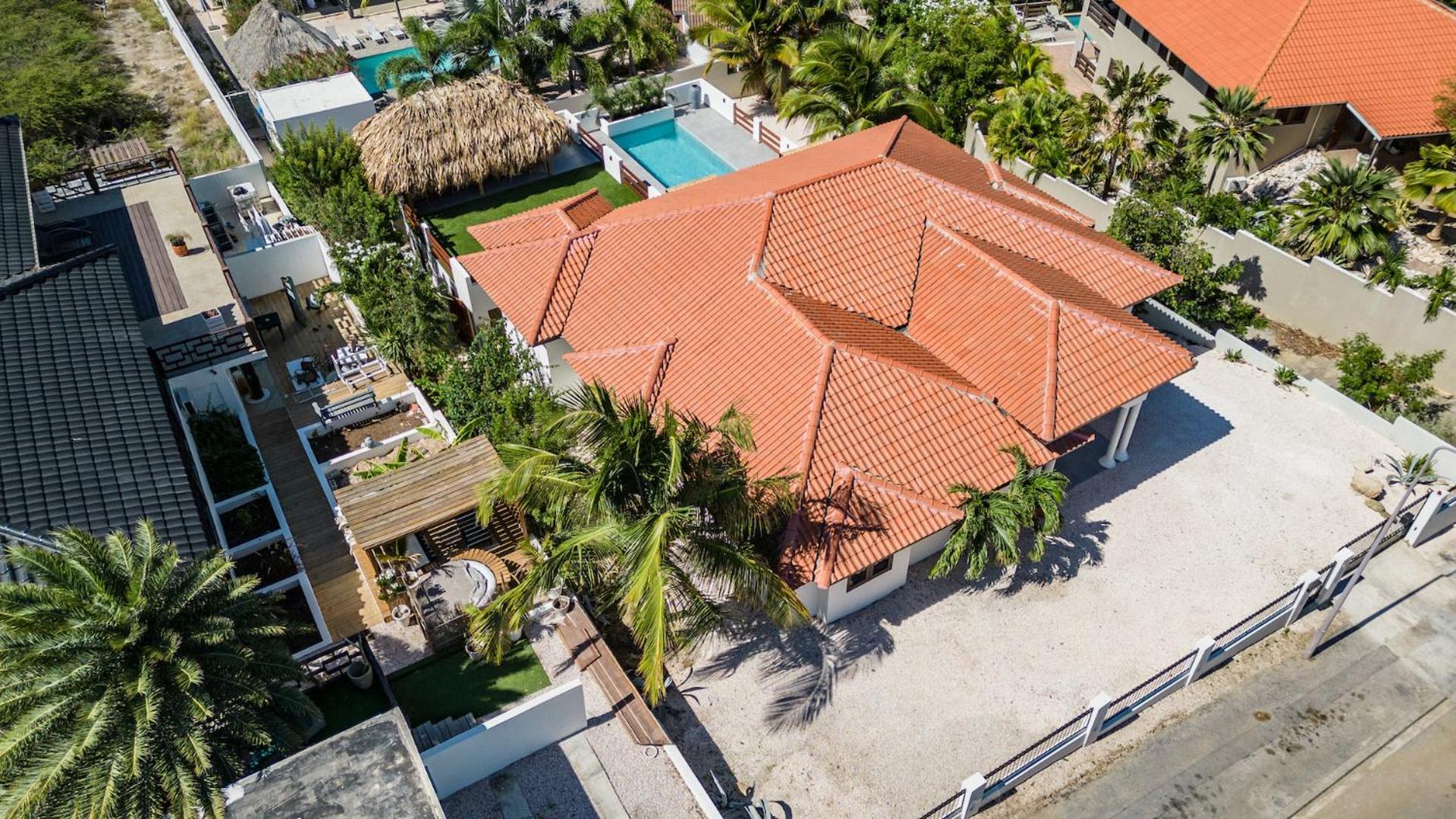 Villa Blou, Steps From The Jan Thiel Beach Екстериор снимка